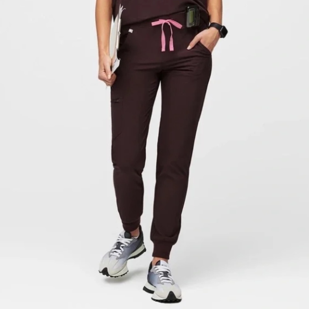 FIGS Zamora Jogger Color Dark Fig Size Medium